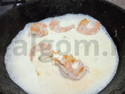 Spagečiai su krevetėmis ir kukurūzų grietinėlės padažu Žingsnis 4