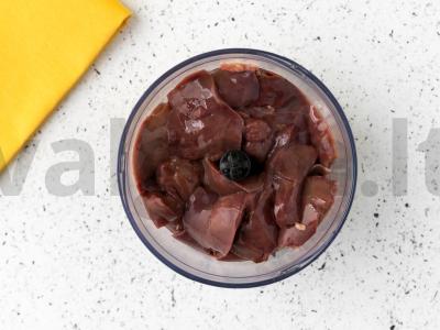 Smulkintos kepenų kotletai su įdaru Žingsnis 1