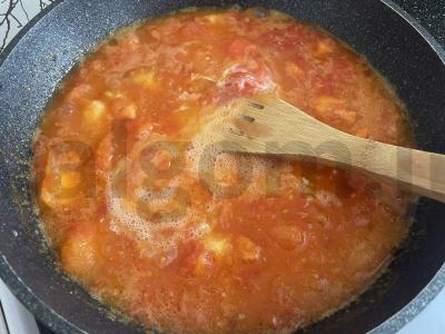 Pomidorų omletas „Rytinis“ Žingsnis 5