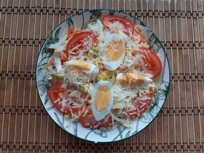 Daržovių salotos su kiaušiniu „Įkvėpimas“ pagrindine nuotrauka