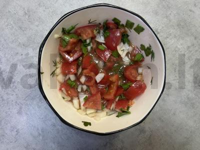 Aštrus pomidorų užkandis su svogūnais Žingsnis 5