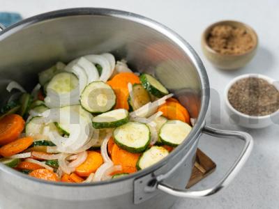 Aštrus daržovių salotas „Nėžinskas“ žiemai Žingsnis 6