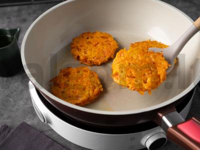 Lengvi morkų bulviniai blynai Žingsnis 3