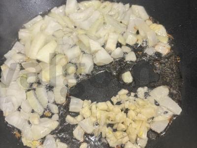 Makaronai su midijomis ir sūriu Žingsnis 3