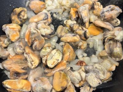 Makaronai su midijomis ir sūriu Žingsnis 4