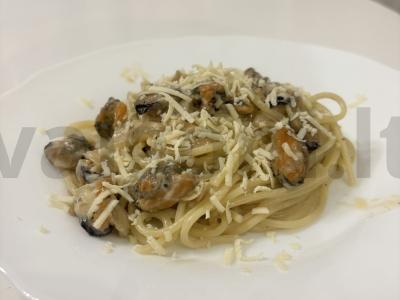 Makaronai su midijomis ir sūriu pagrindine nuotrauka