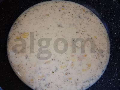 Omletas su kukurūzais, sūriu ir žolelėmis Žingsnis 4