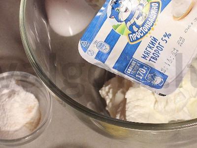 PP varškė su avižiniais dribsniais su bananų-obuolių padažu Žingsnis 1