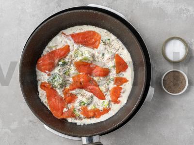 Grietinėlės makaronai su rūkytu lašiša Žingsnis 5