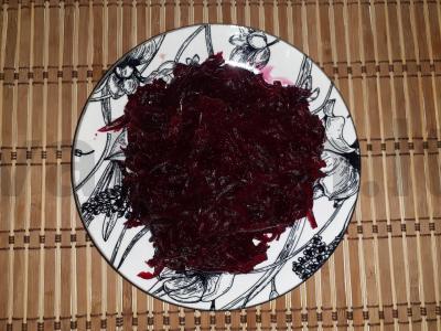 Burokėlių salotas su česnaku, kalendra ir sezamu Žingsnis 1