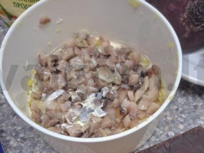 Silkė po šubomis su graikiniais riešutais Žingsnis 5