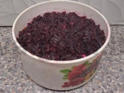 Silkė po šubomis su graikiniais riešutais Žingsnis 11