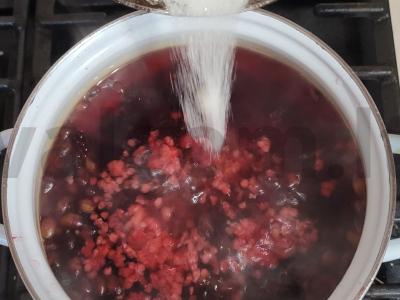 Kompotas „Asorti“ iš aviečių, gervuogių ir uogų Žingsnis 2