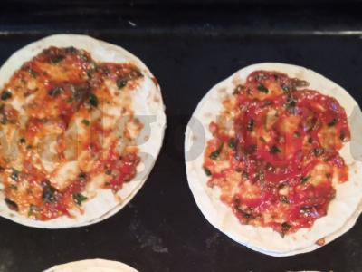 Pica ant sūrio lavašo Žingsnis 3