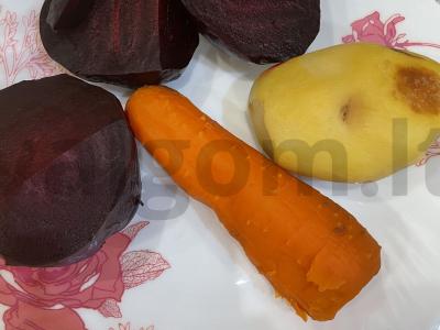 Vinegretas su marinuotais agurkais Žingsnis 1