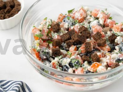 Salotas su pomidorais, varške ir žolelėmis Žingsnis 5