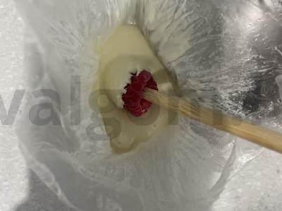 Desertas „Avietė baltame šokolade su riešutais“ Žingsnis 4