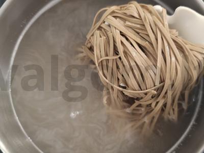 Grikių makaronai su šonine ir daržovėmis Žingsnis 6