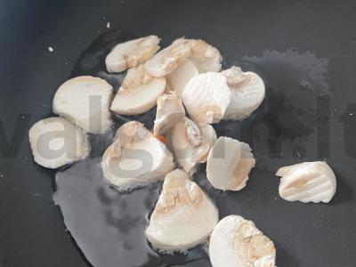 Grybų makaronai kaip garnyras Žingsnis 4