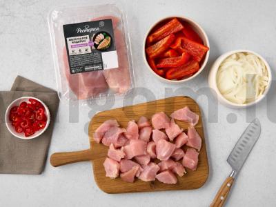 Bulgarų kalbos kalakutienos troškinys Žingsnis 1