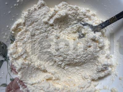 Varškės apkepas su migdolų žiedlapiais Žingsnis 2