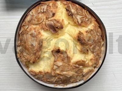 Varškės apkepas su migdolų žiedlapiais Žingsnis 10