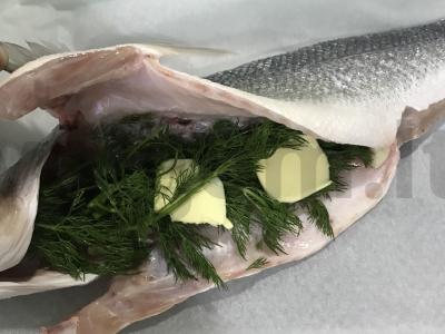 Jūros ešerys su česnaku, krapais ir citrina orkaitėje Žingsnis 3