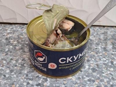 Salotas su daržovėmis, žuvies konservais ir žolelėmis Žingsnis 5