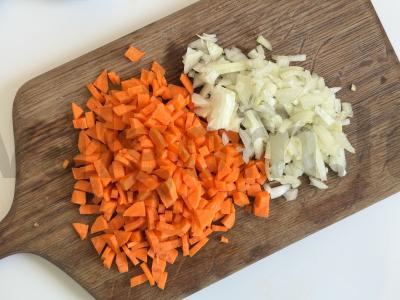 Bulvių apkepas su faršu ir pomidorų tyrė Žingsnis 3