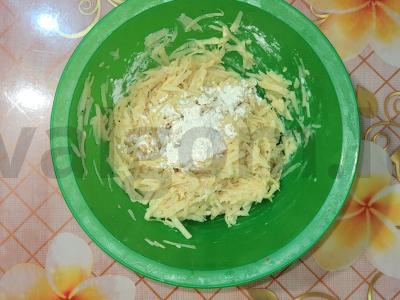 Sotūs bulvių blynai su sūriu Žingsnis 3