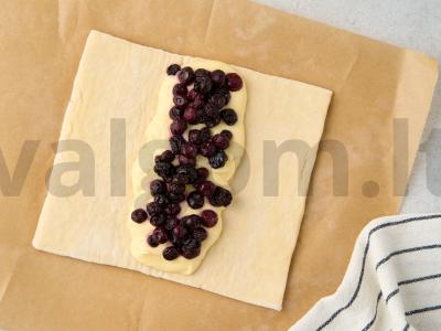 Šviesi pyragaitis su mėlynėmis Žingsnis 4