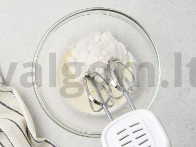 Šviesi pyragaitis su mėlynėmis Žingsnis 8