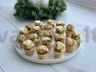 Krevetėmis užpildytos tartaletės pagrindine nuotrauka