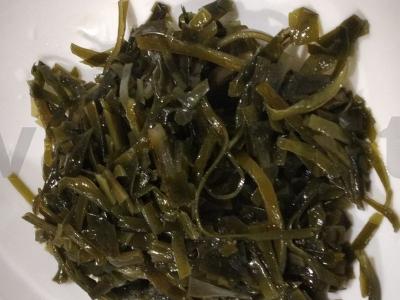 Nuostabi salotos su feta, jūros kopūstais ir korėjietiška morkų salotomis Žingsnis 1