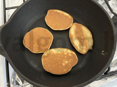 Bananų blynai su karamele Žingsnis 7