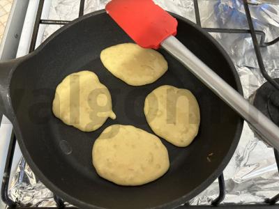 Bananų blynai su karamele Žingsnis 8