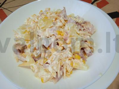 Salotos su rūkytomis vištienos krūtinėlėmis, kukurūzais ir ananasais Žingsnis 7