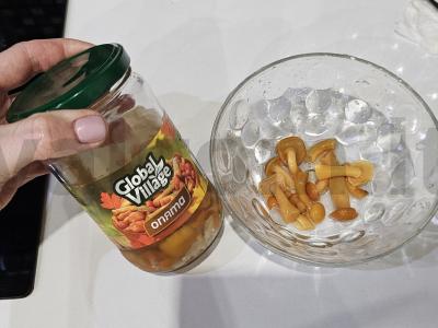 Salotos su kepenimis ir marinuotais grybais Žingsnis 2