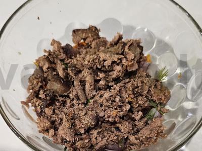 Salotos su kepenimis ir marinuotais grybais Žingsnis 5