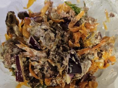 Salotos su kepenimis ir marinuotais grybais Žingsnis 6