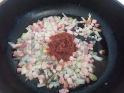 Ryžiai su šonine pomidorų padaže pietums Žingsnis 4