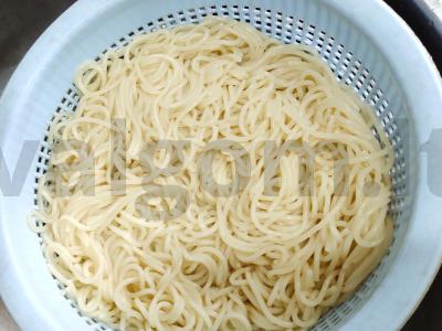 Makaronai su vištiena ir daržovėmis Žingsnis 1