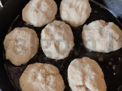 Menkių kotletai su šonine džiuvėsėliuose Žingsnis 6