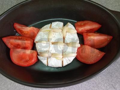 Kamamberas, keptas su česnaku, pomidoru ir kukurūza Žingsnis 3