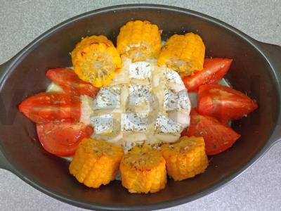 Kamamberas, keptas su česnaku, pomidoru ir kukurūza Žingsnis 6