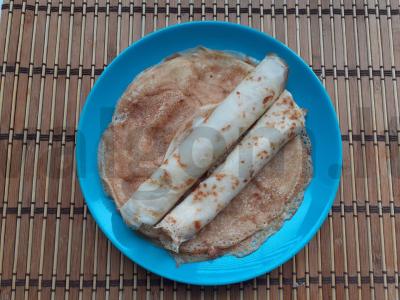 Blynai su grietinės, lydyto sviesto ir krapų įdaru pagrindine nuotrauka