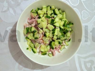 Salotas su rūkytomis vištienos krūtinėlėmis „Julia“ Žingsnis 3