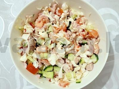 Salotas su rūkytomis vištienos krūtinėlėmis „Julia“ pagrindine nuotrauka