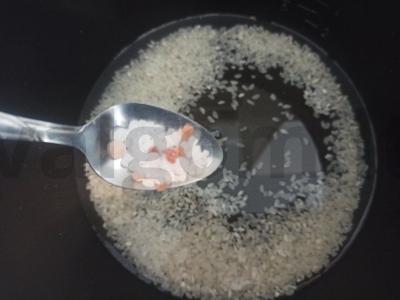 Tortilijos su rūkytomis vištienos, sūriu ir šviežiu agurku Žingsnis 1