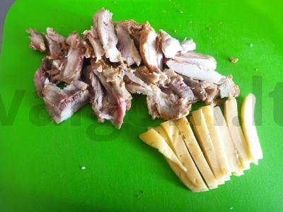 Tortilijos su rūkytomis vištienos, sūriu ir šviežiu agurku Žingsnis 4